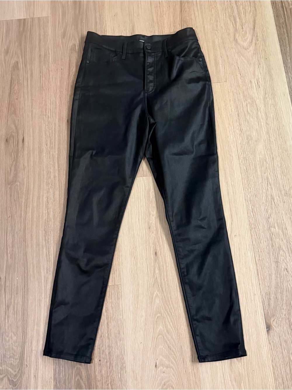 Express Women’s Black Shiny Coated High-Rise Skinny Jeans size 8R Elegant Style